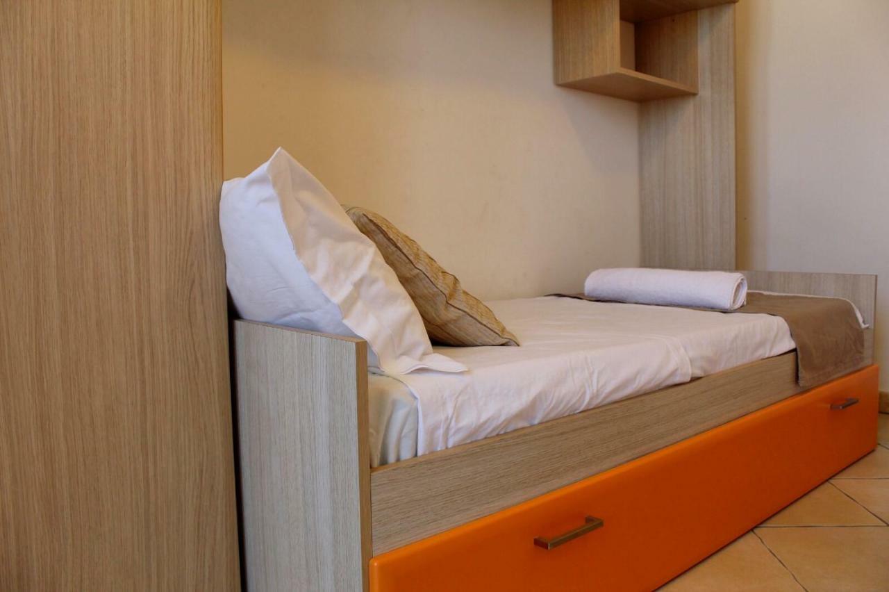 Blu Side Hotel & Residence ตอร์เร ซาน จิโอวานนิ อูเจนโต ภายนอก รูปภาพ